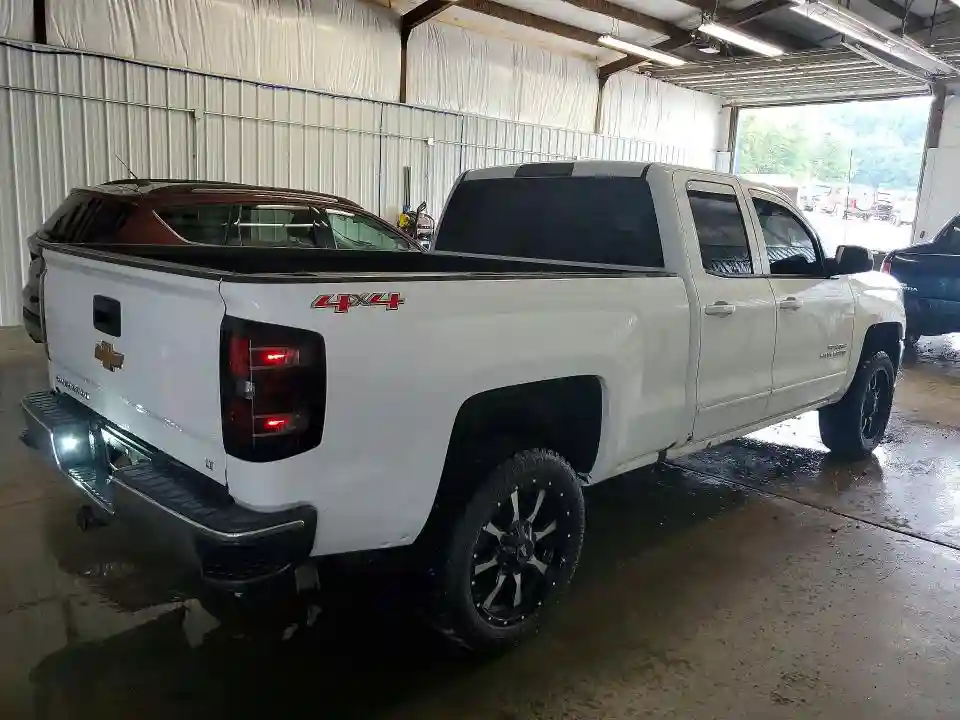 1GCVKREC8HZ366822 2017 CHEVROLET SILVERADO-2