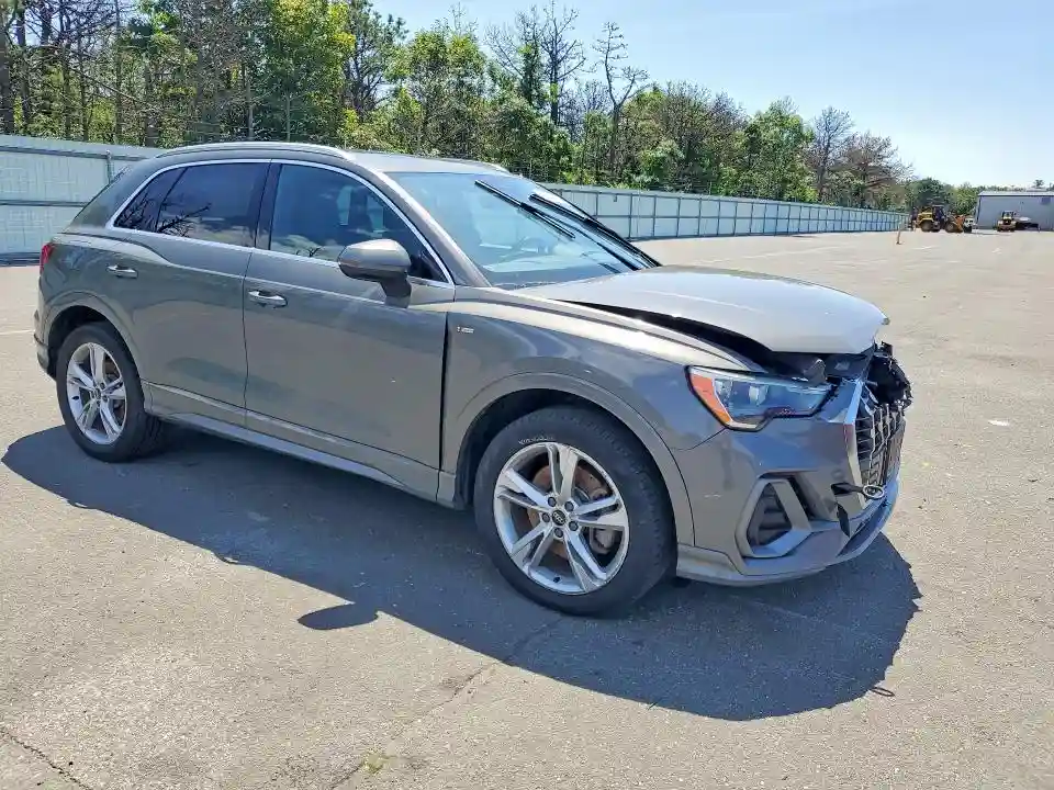 WA1DECF39M1120041 2021 AUDI Q3-3