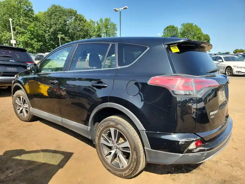 2T3RFREV6JW803195 2018 TOYOTA RAV4-1