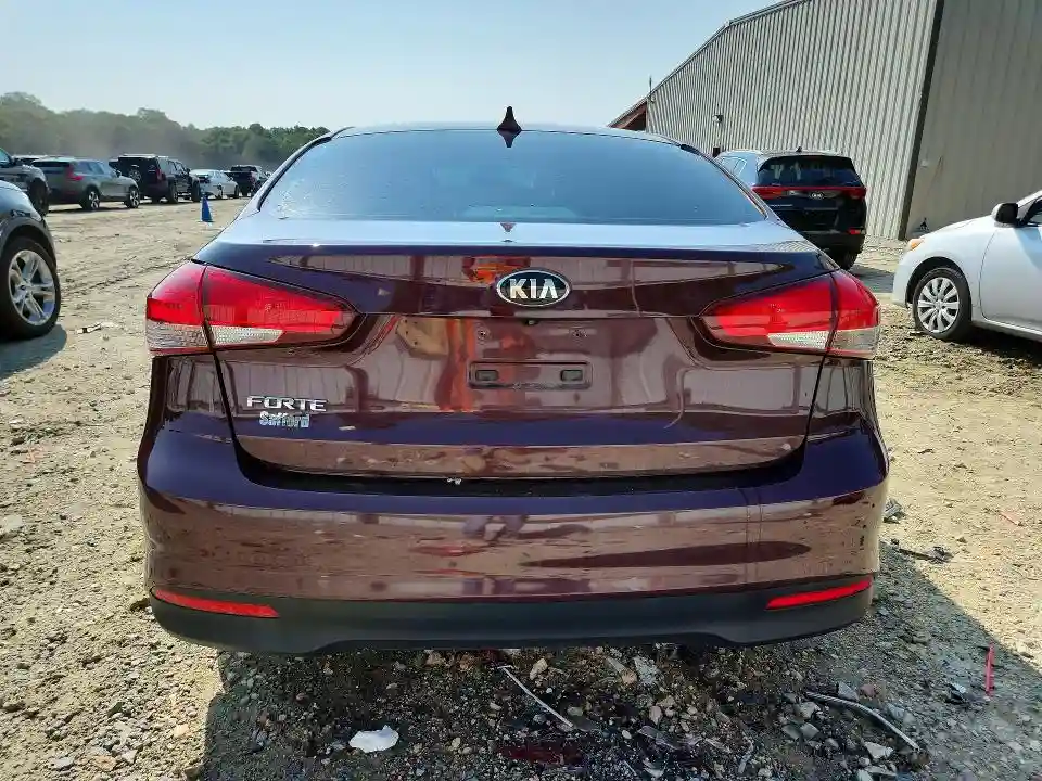 3KPFK4A78JE281514 2018 KIA FORTE-5