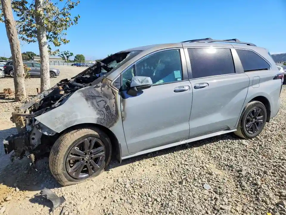5TDCSKFC0RS126812 2024 TOYOTA SIENNA WOO-0