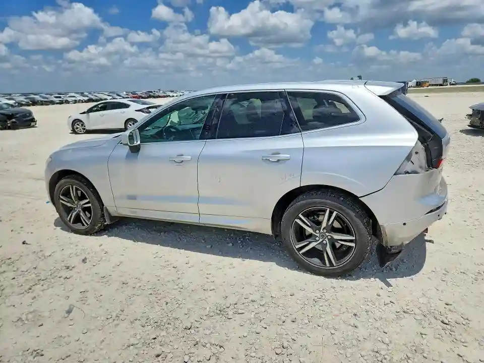 LYVA22RMXJB096725 2018 VOLVO XC60-1