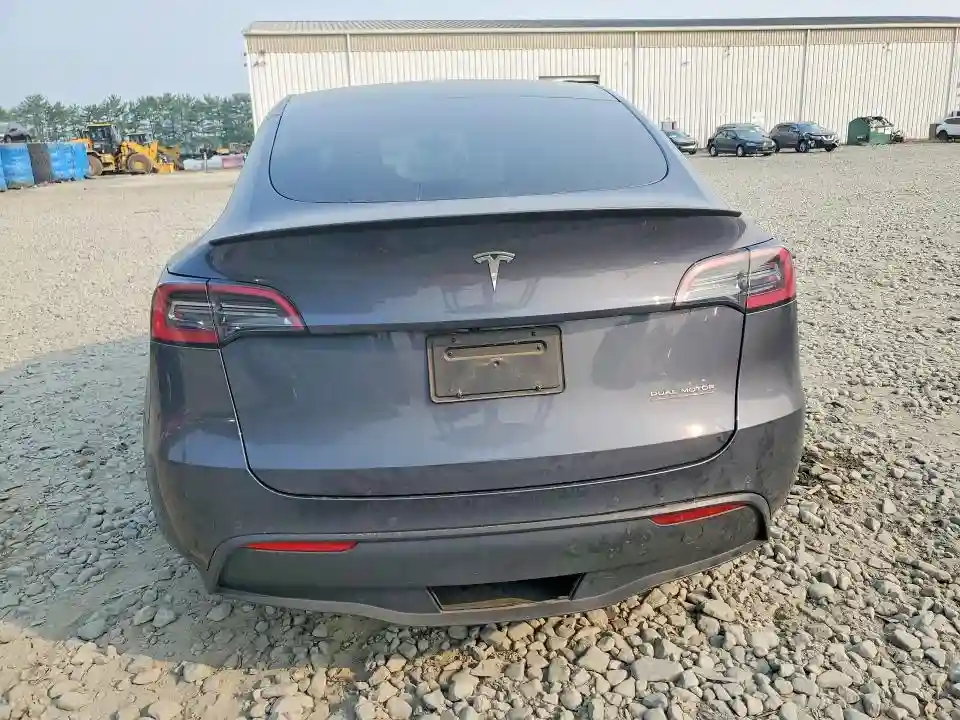 7SAYGDEFXPF582514 2023 TESLA MODEL Y-5