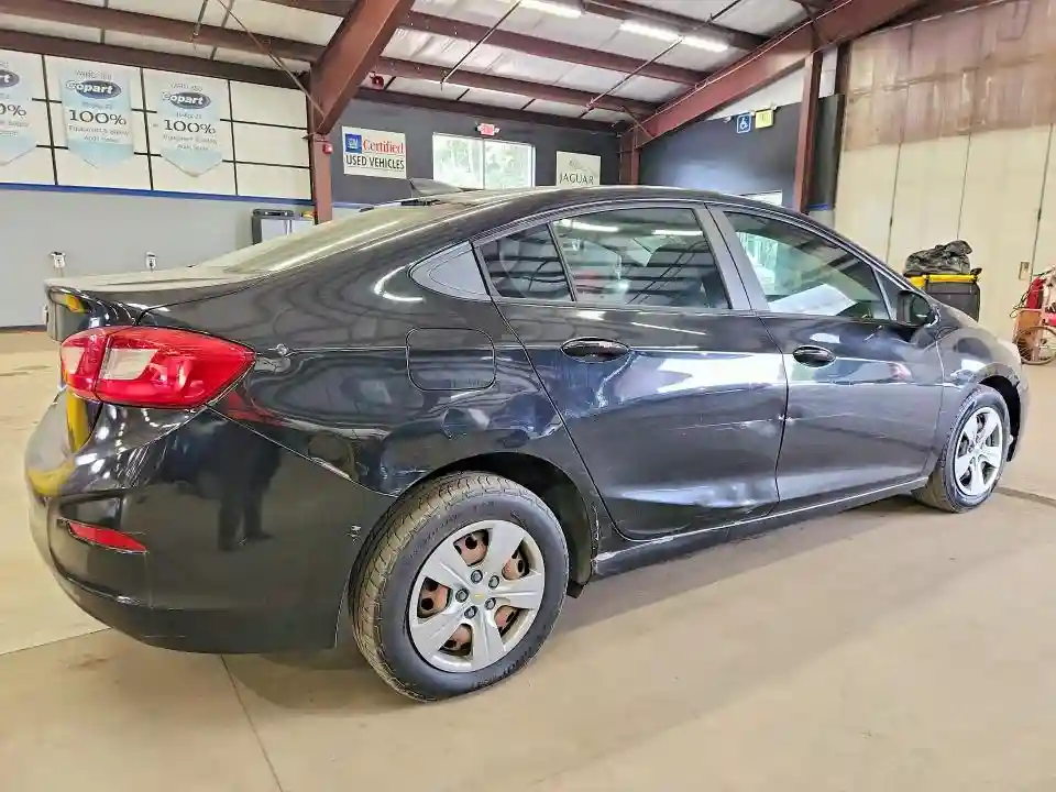 1G1BC5SM7J7105262 2018 CHEVROLET CRUZE-2