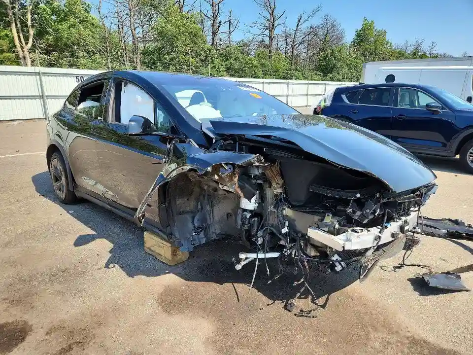 7SAXCBE68TF479811 2026 TESLA MODEL X-3