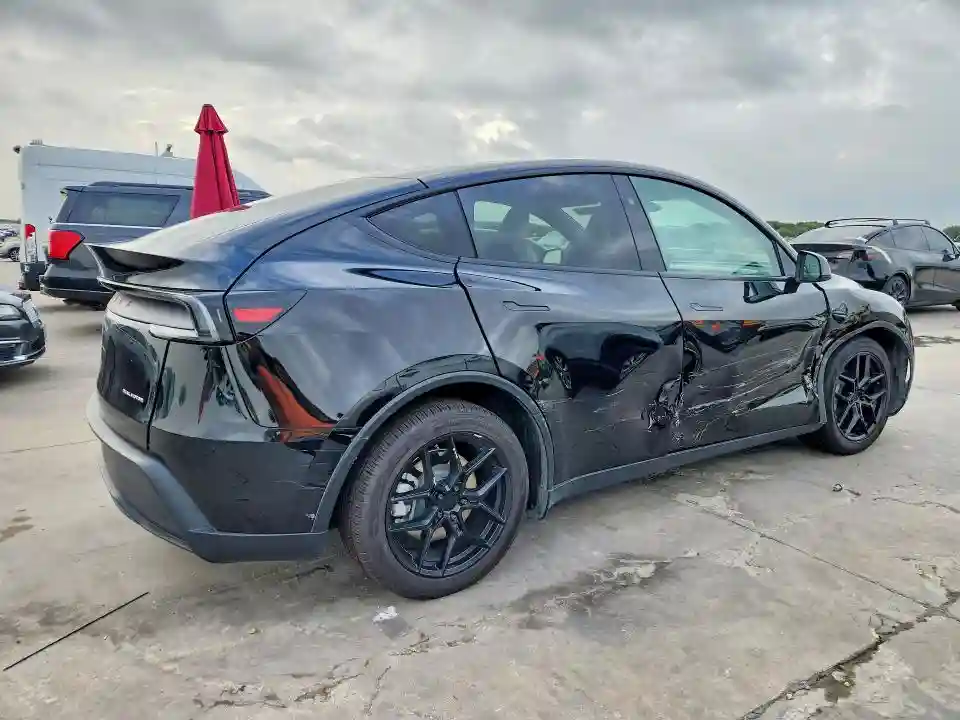 7SAYGDEDXTF425767 2026 TESLA MODEL Y-2