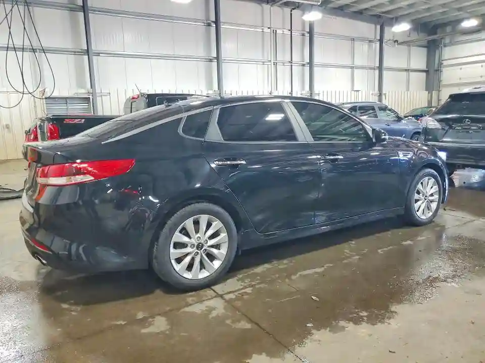 5XXGT4L39HG141517 2017 KIA OPTIMA-2