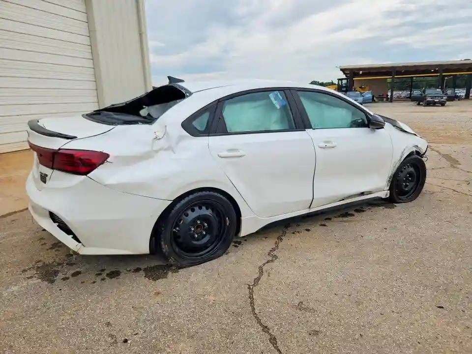 3KPF54AD7RE714958 2024 KIA FORTE-2