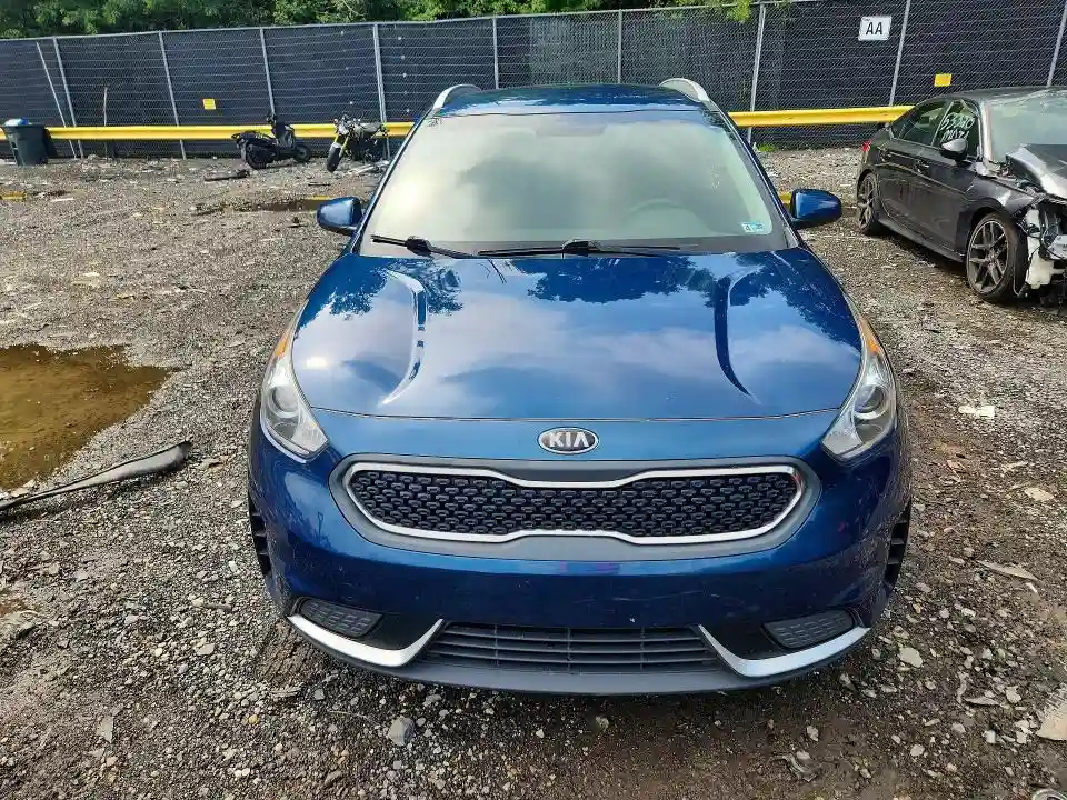 KNDCB3LC2K5217053 2019 KIA NIRO-4