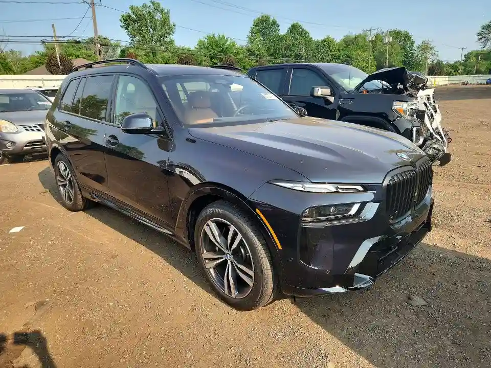 5UX23EM05T9420293 2026 BMW X7-3
