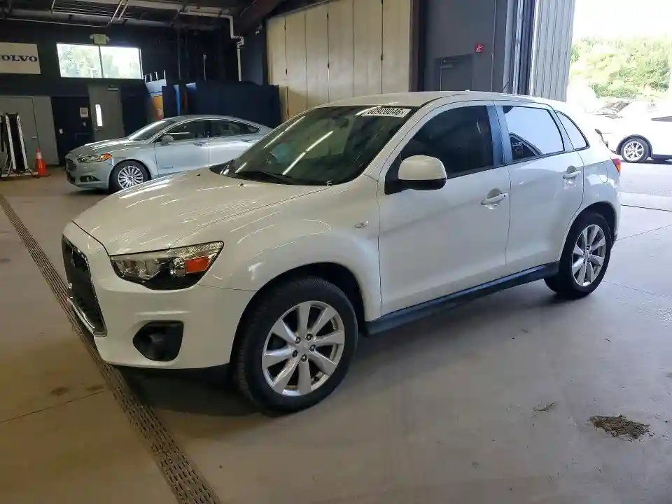 4A4AR3AWXFE038418 2015 MITSUBISHI OUTLANDER-0