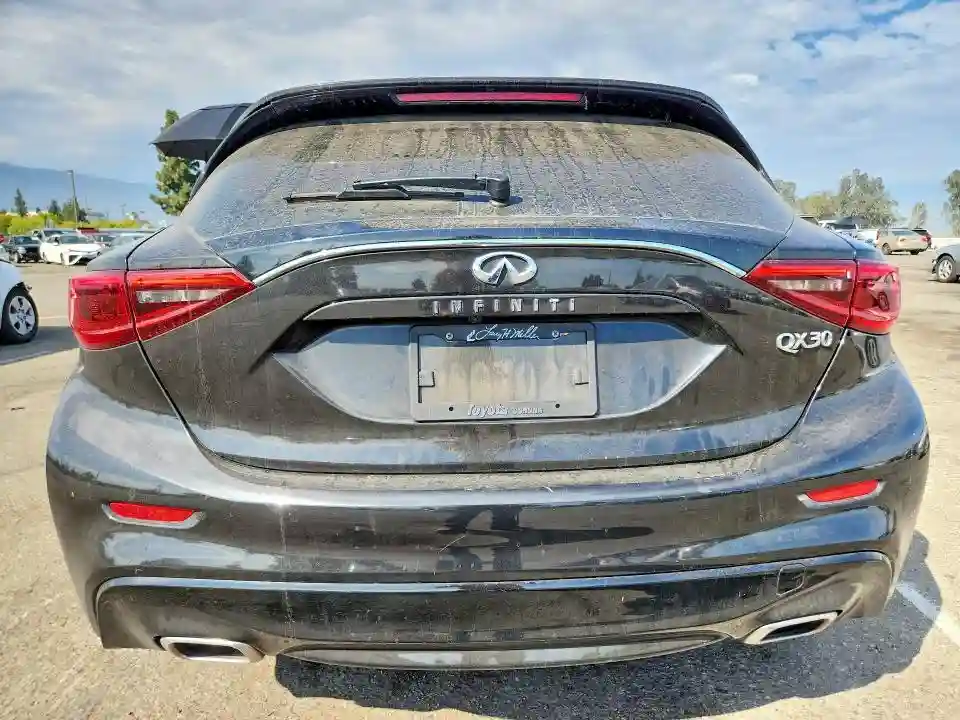 SJKCH5CP8KA010362 2019 INFINITI QX30-5