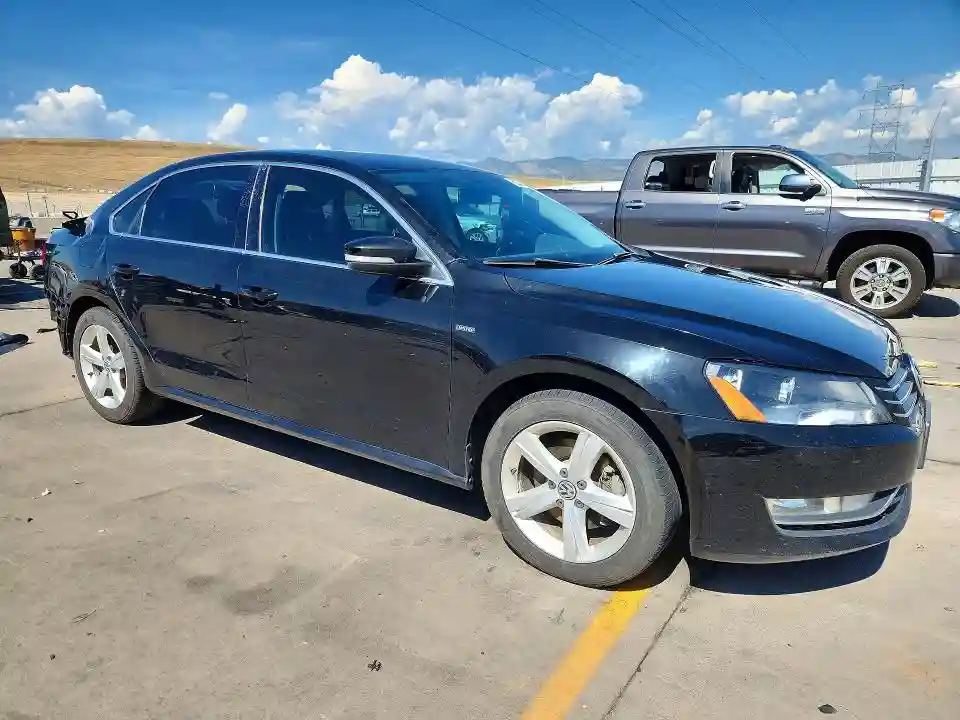 1VWAS7A33FC121366 2015 VOLKSWAGEN PASSAT-3