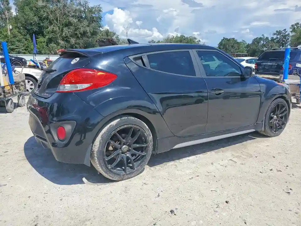 KMHTC6AE7GU296473 2016 HYUNDAI VELOSTER-2