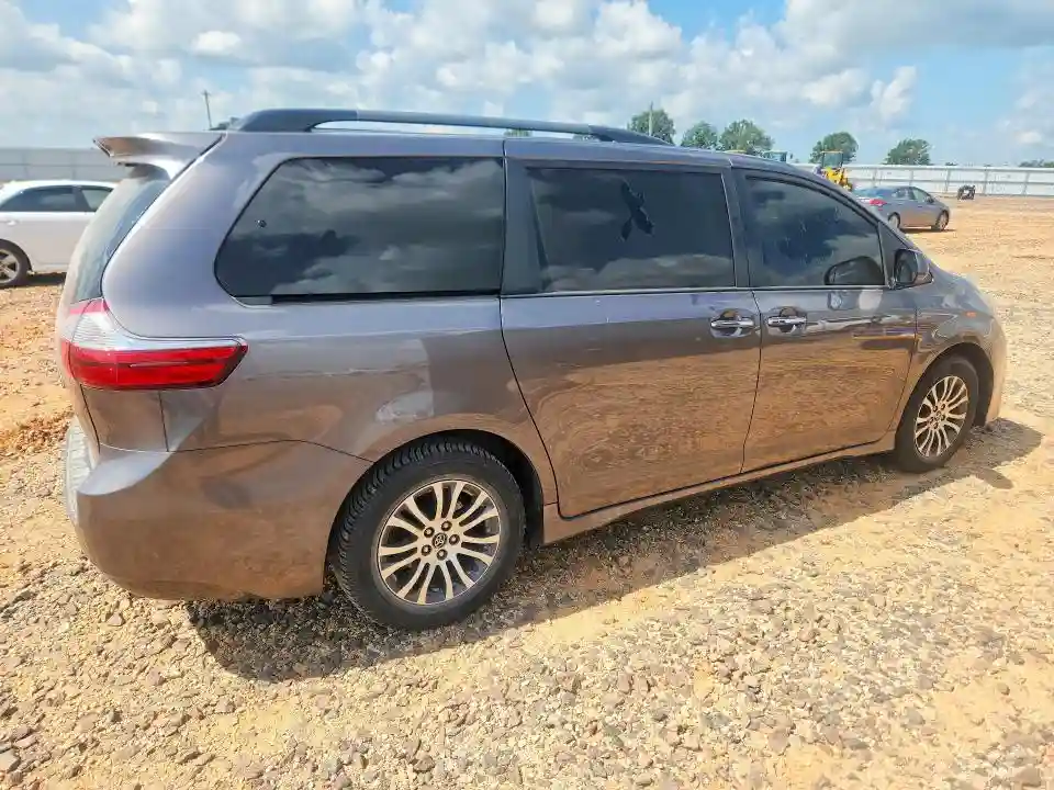 5TDYZ3DCXJS925169 2018 TOYOTA SIENNA-2