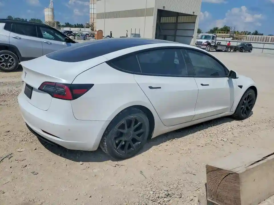 5YJ3E1EA1MF084679 2021 TESLA MODEL 3-2