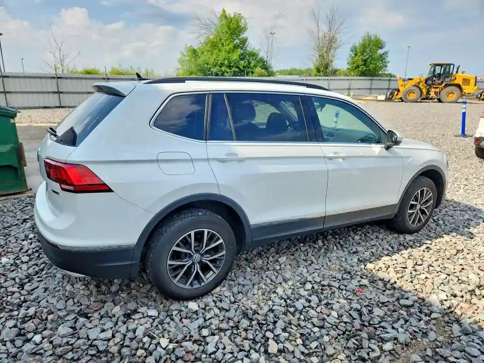 3VV2B7AX8LM068749 2020 VOLKSWAGEN TIGUAN-2