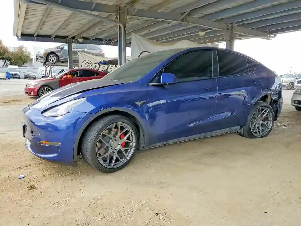 7SAYGDEF6PF622927 2023 TESLA MODEL Y-0