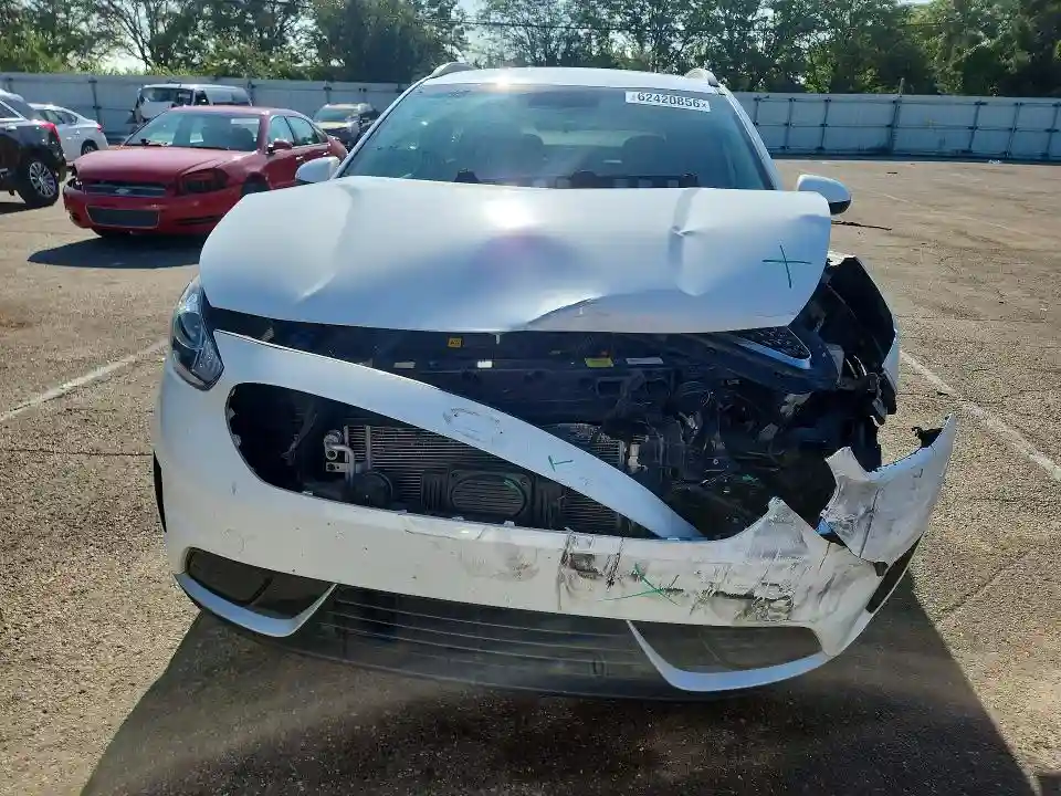 KNDCB3LC4H5085518 2017 KIA NIRO-4
