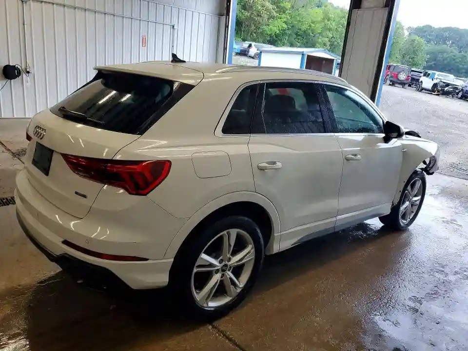 WA1EECF36R1047304 2024 AUDI Q3-2