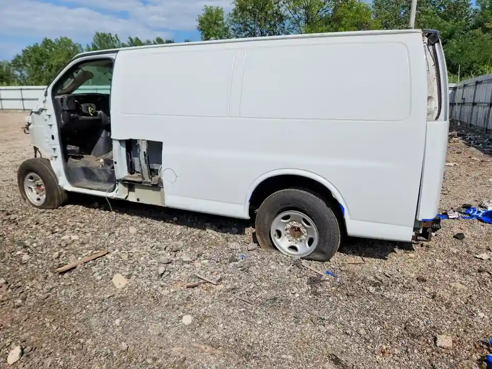 1GCWGAFPXJ1319823 2018 CHEVROLET EXPRESS-1