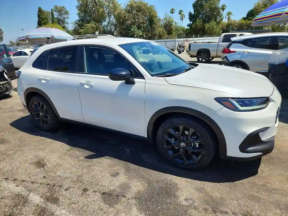 3CZRZ1H52SM701863 2025 HONDA HR-V-3