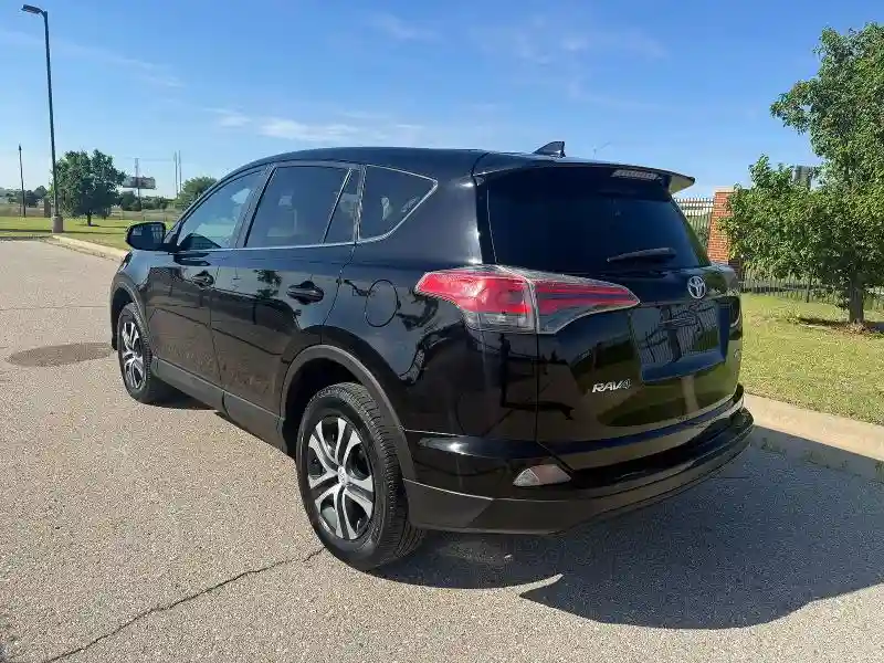 2T3ZFREV7JW467427 2018 TOYOTA RAV4-2