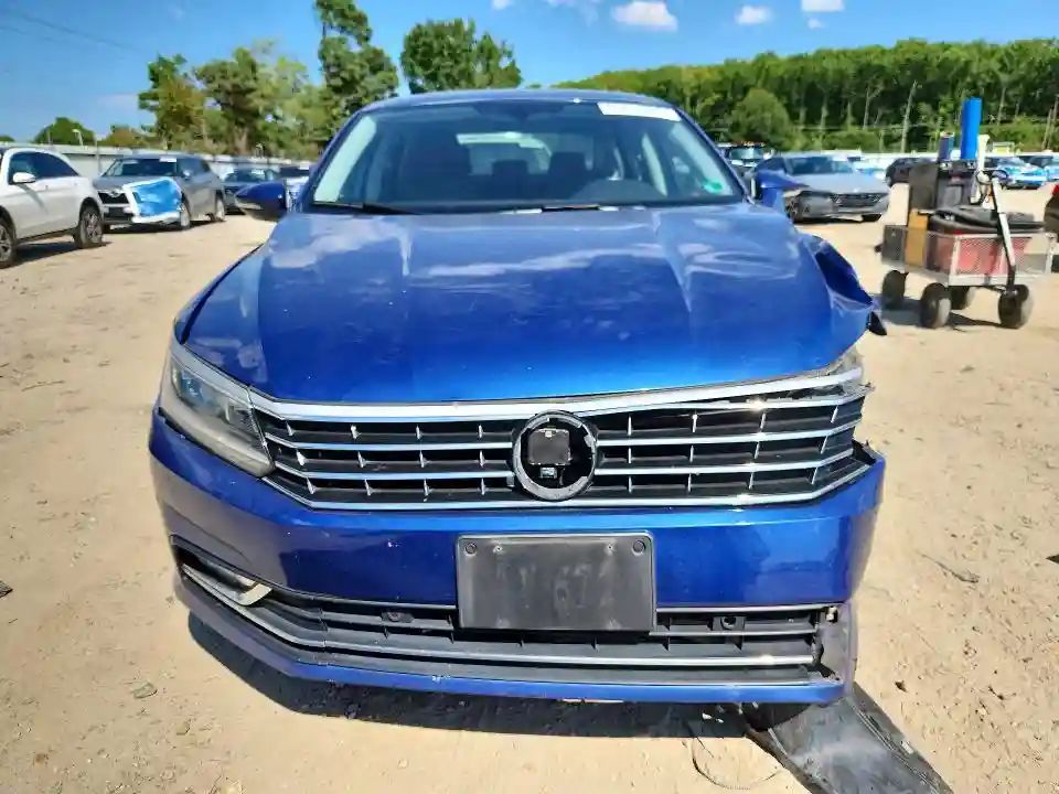 1VWGT7A33HC030804 2017 VOLKSWAGEN PASSAT-4