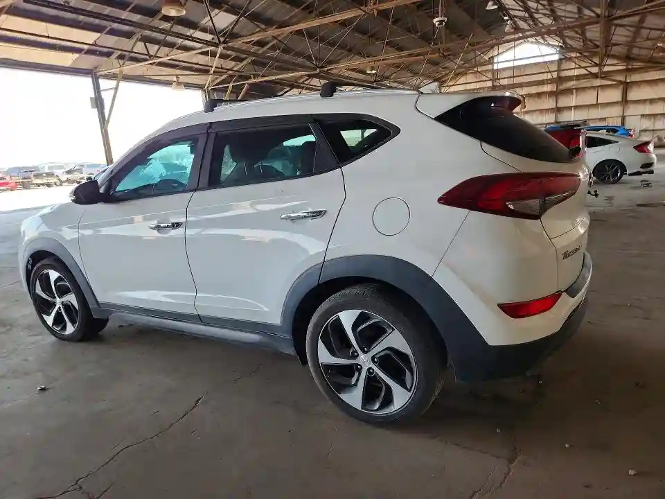 KM8J33A2XGU268601 2016 HYUNDAI TUCSON-1