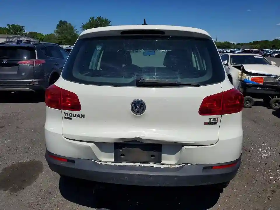 WVGBV7AX1HK052702 2017 VOLKSWAGEN TIGUAN-5