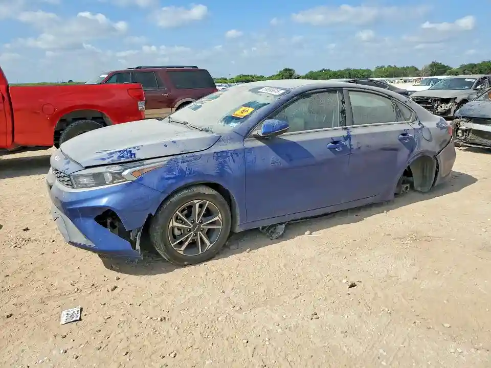 3KPF24AD3PE568841 2023 KIA FORTE LXS-0