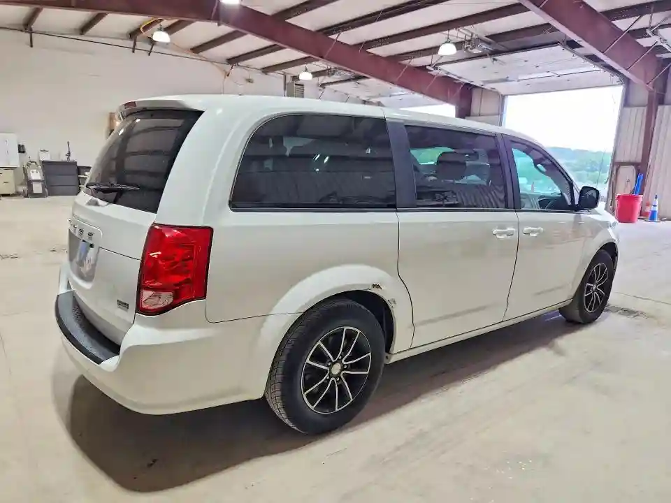 2C4RDGBG4JR153499 2018 DODGE CARAVAN-2