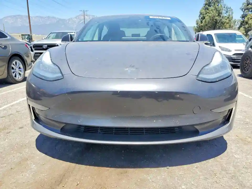 5YJ3E1EAXJF059176 2018 TESLA MODEL 3-4