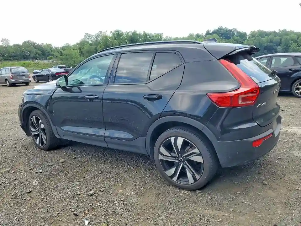 YV4L12UM8R2379914 2024 VOLVO XC40-1