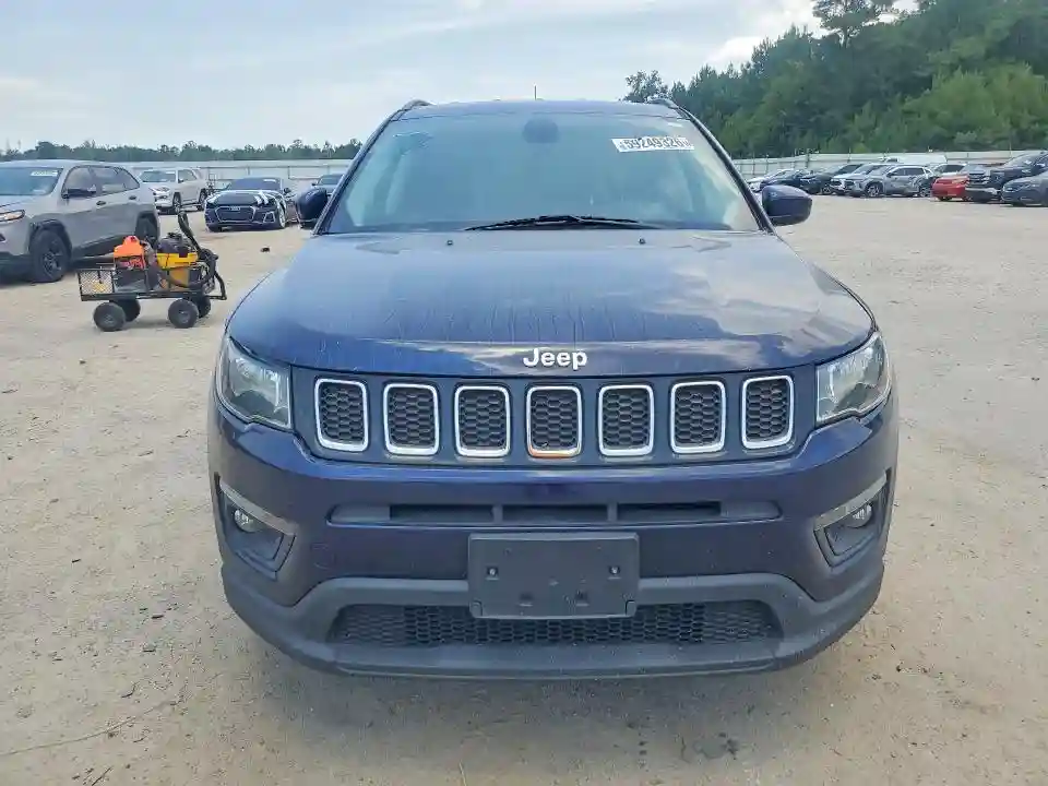 3C4NJCBB6JT338882 2018 JEEP COMPASS-4
