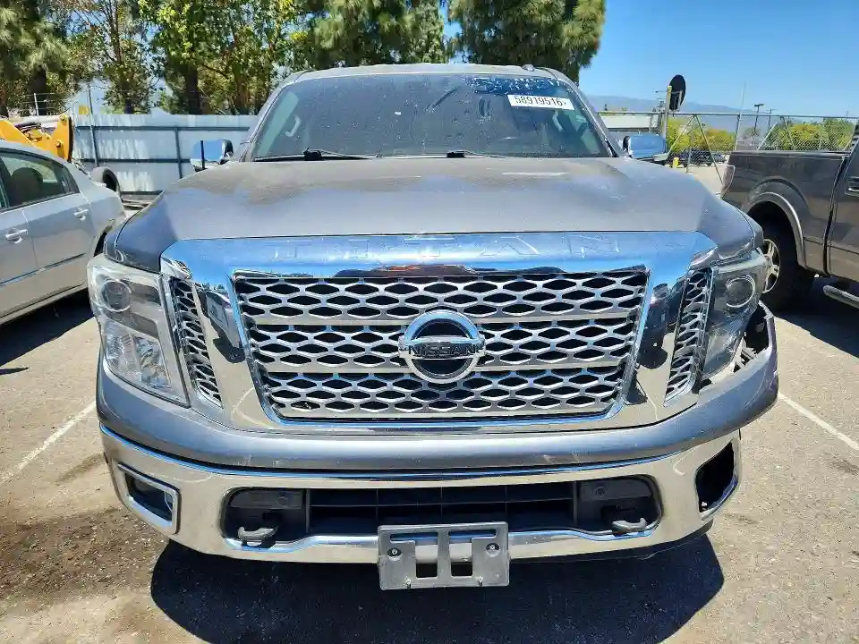 1N6AA1E51JN522049 2018 NISSAN TITAN-4