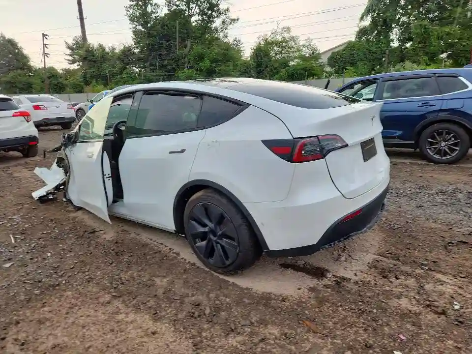 7SAYGDED3RF129160 2024 TESLA MODEL Y-1