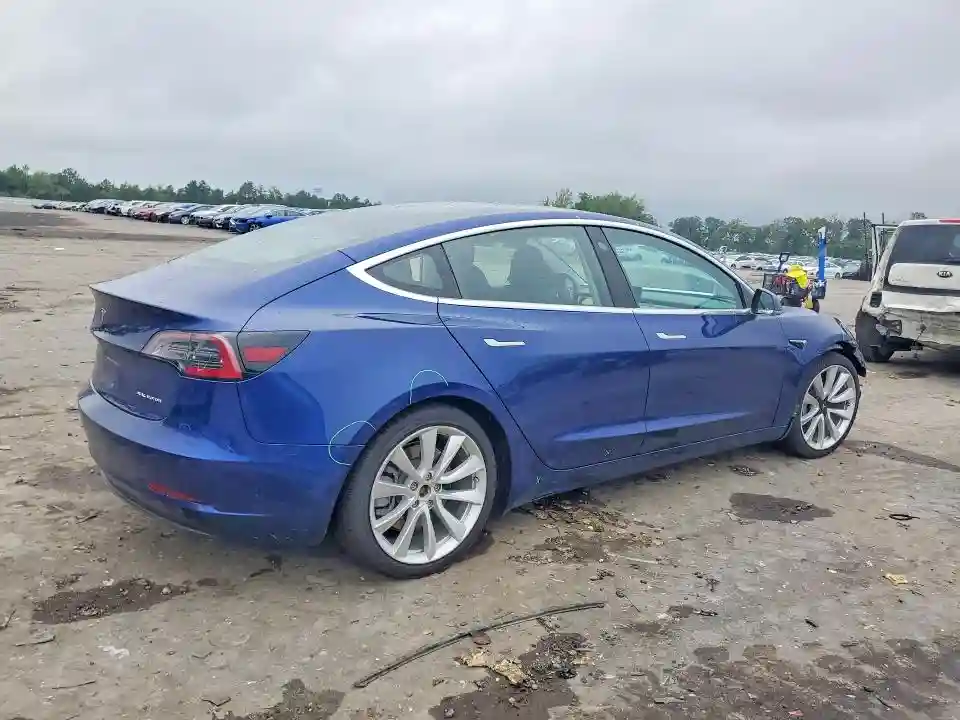 5YJ3E1EB1JF185497 2018 TESLA MODEL 3-2