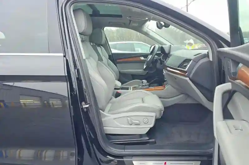 WA1EAAFY1N2063796 2022 AUDI Q5-4