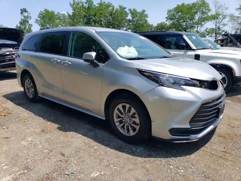 5TDKSKFC3RS140540 2024 TOYOTA SIENNA-3