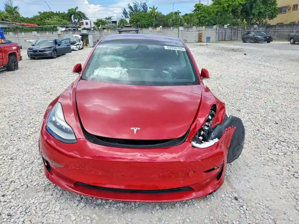 5YJ3E1EA1JF153852 2018 TESLA MODEL 3-4