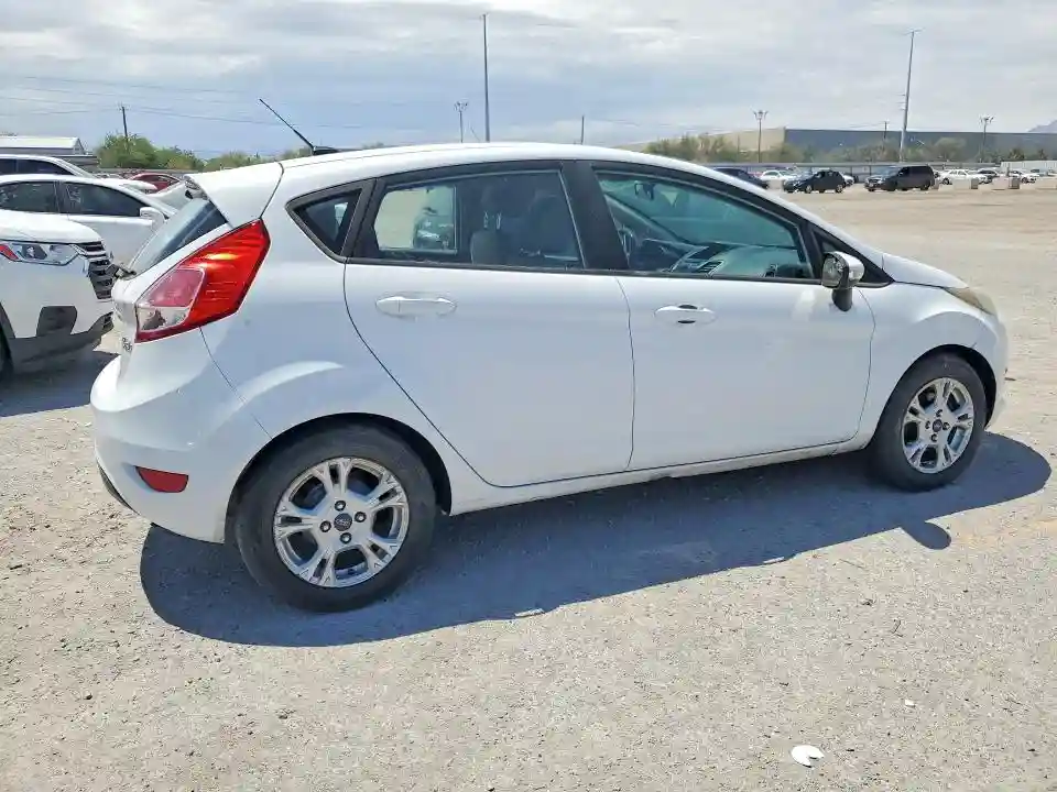 3FADP4EJ3FM146068 2015 FORD FIESTA-2