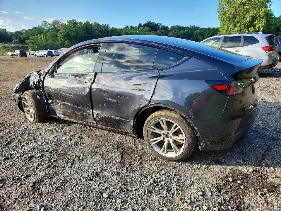 7SAYGDEE8RF988821 2024 TESLA MODEL Y-1