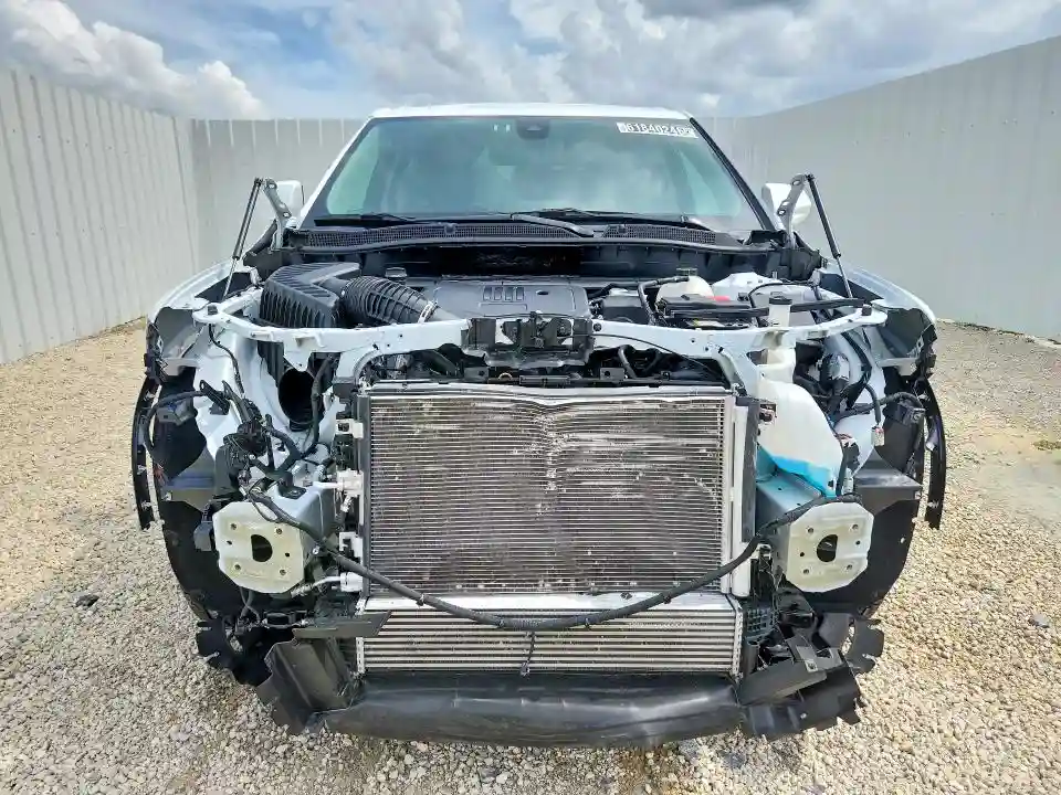 3GNKBCR40SS269564 2025 CHEVROLET BLAZER-4