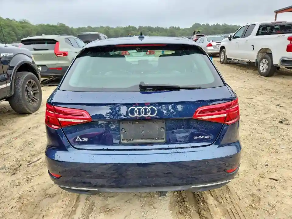 WAUUPBFF5JA063432 2018 AUDI A3-5