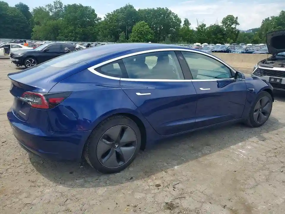5YJ3E1EB8JF130397 2018 TESLA MODEL 3-2