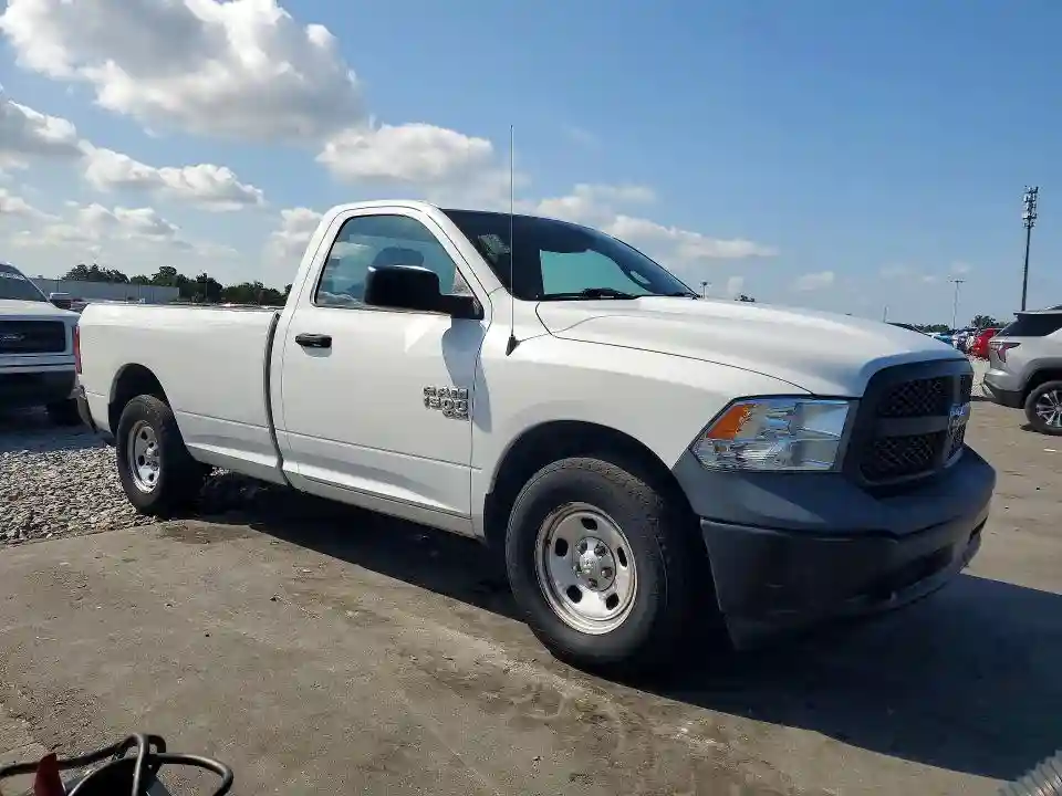 3C6JR6DG2KG705912 2019 RAM 1500-3
