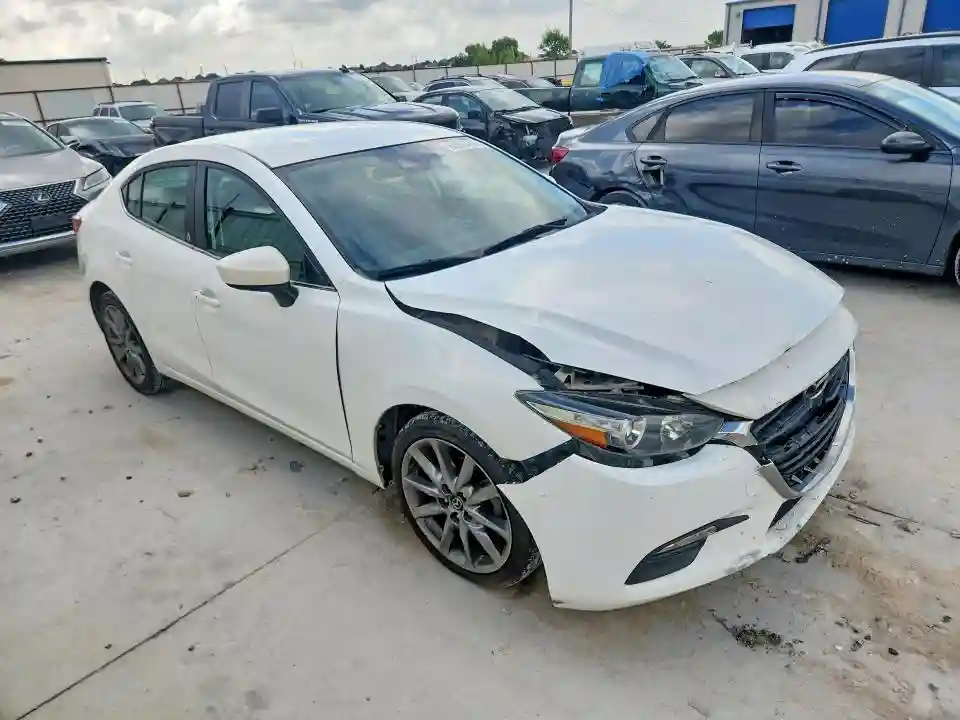 3MZBN1V32JM209609 2018 MAZDA 3-3