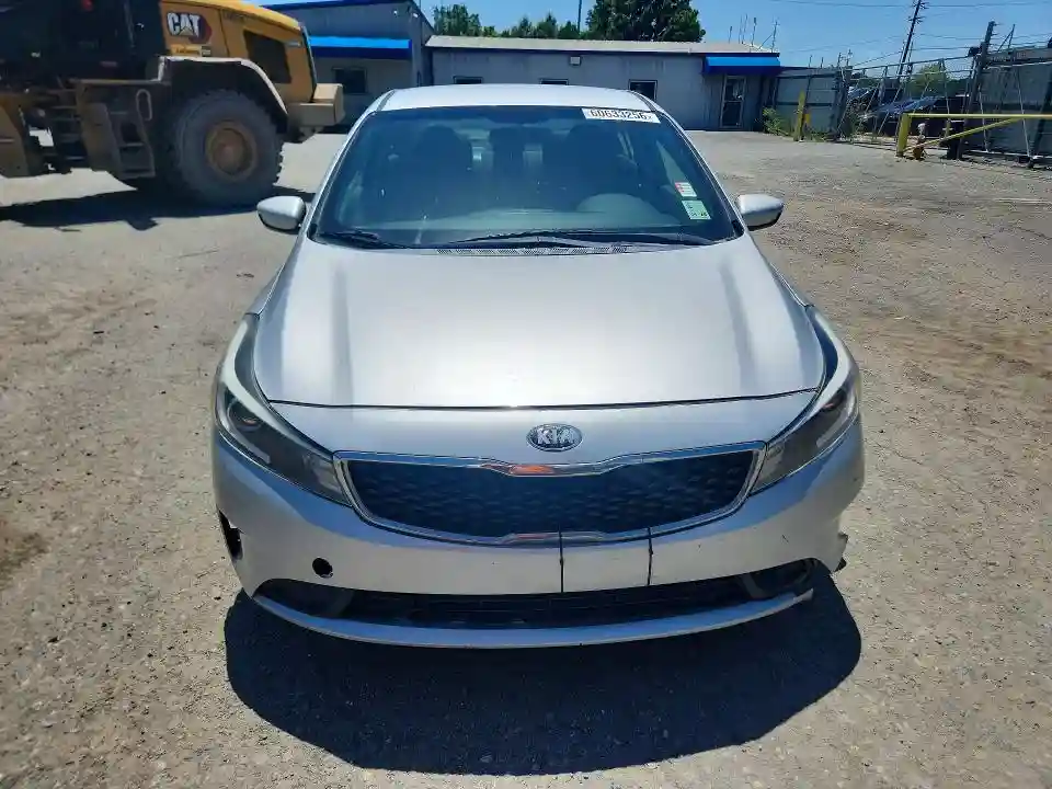 3KPFL4A73HE125260 2017 KIA FORTE-4