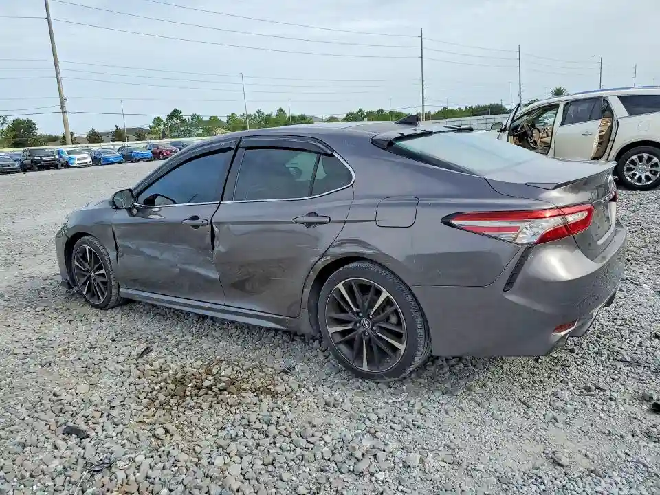4T1B61HK6JU080803 2018 TOYOTA CAMRY-1